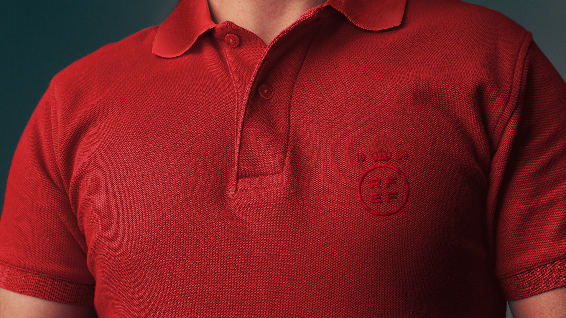 18-RFEF-multipleStudio Polo - Real Federación Española de Fútbol - multipleStudio
